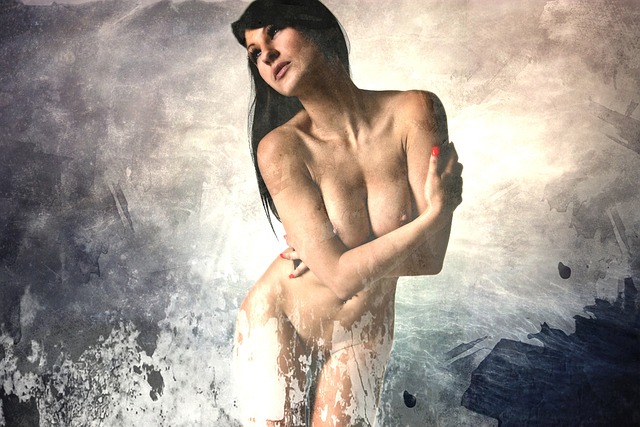 žena bez podprsenky